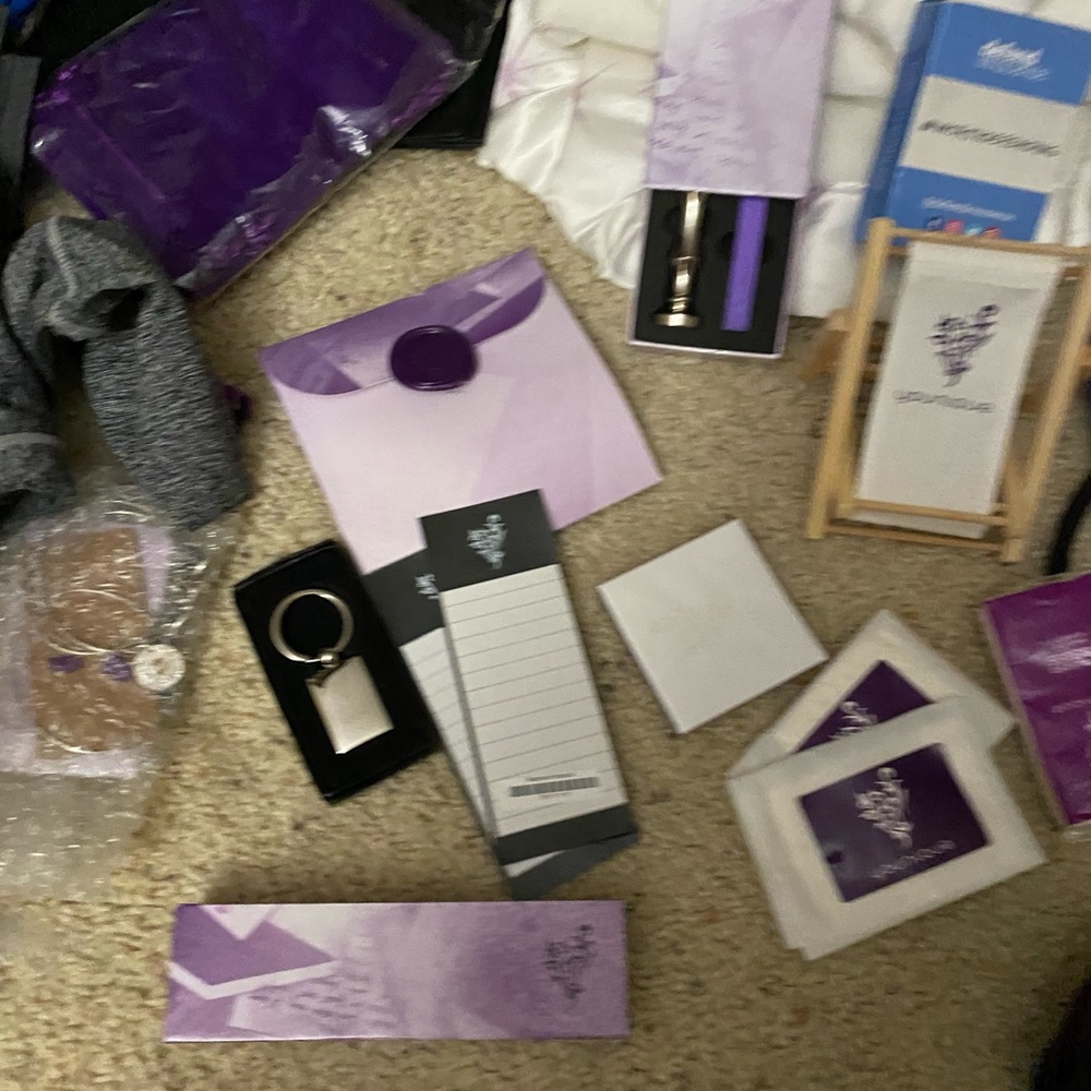 Younique Swag